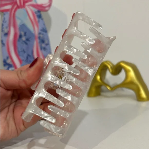 Mama Acrylic Hair Clip - Pink Pearl Letters - Picture 4 of 4